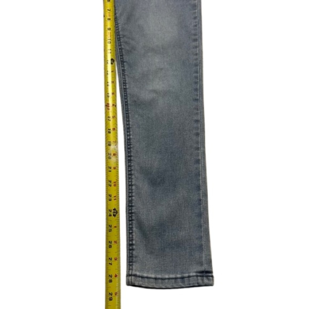 Democracy "Ab" Technology Light Wash Distressed Skinny Jeans - Picture 11 of 11